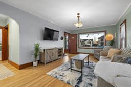 Downtown, 2bedroom, 2 bath, Beautiful Apartment!