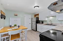 2bedroom 1 bath Fenced Yard