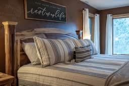 Peaceful Forest Park Lodge