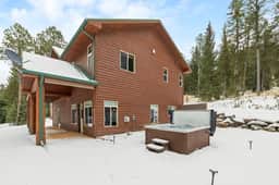 Cozy Cabin: Private Hot Tub, Starlink & Nature