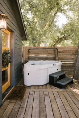 Beautiful Getaway with Hot Tub