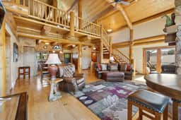 Golf Course, Sleeps 14+, Garage, Hot tub!