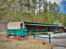 The Pondo: Room 20 – Spacious Stay - Image 5