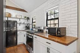 Cottage 10-Modern Farmhouse - Image 3