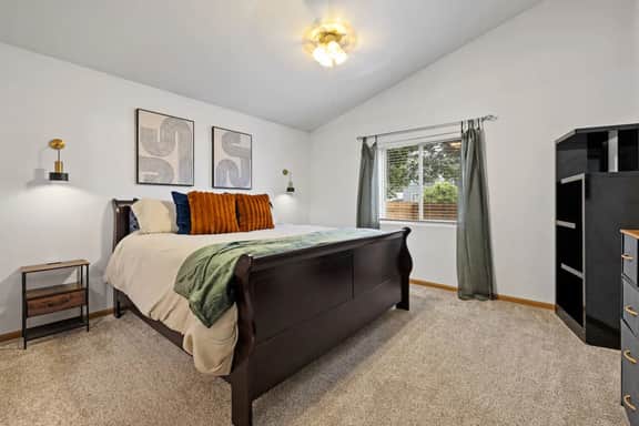 Townhouse, Fenced Yard 2bd 2Bath