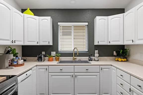 Townhouse, Fenced Yard 2bd 2Bath