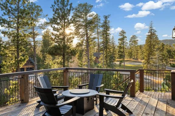 Sleeps 14, Hot tub, OutdoorFireTable, HeatedGarage