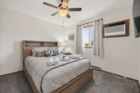 2 bedroom, 1 bath, townhome, west rapid location