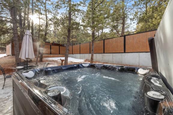 East Pines :Modern Cabin in nature