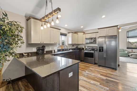 3BR 2BA, Spearfish Retreat, Deck & Fenced Yard