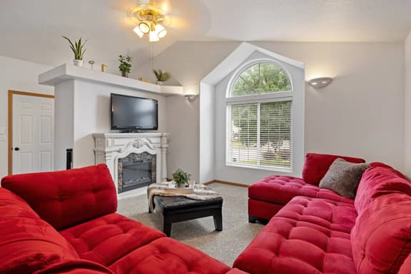 Townhouse, Fenced Yard 2bd 2Bath