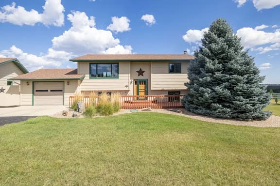 Cozy Nemo Road Retreat 3 bed fenced yard