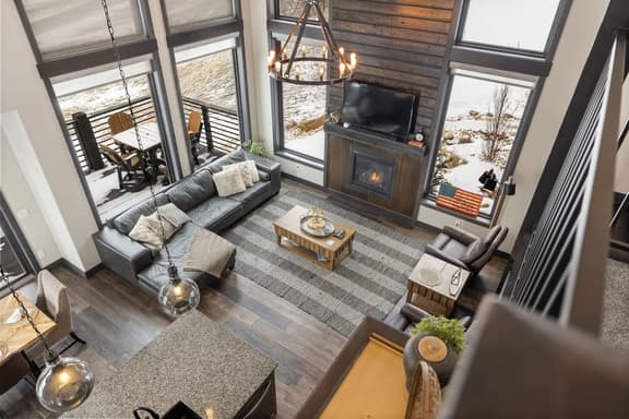 Modern Mountain Retreat