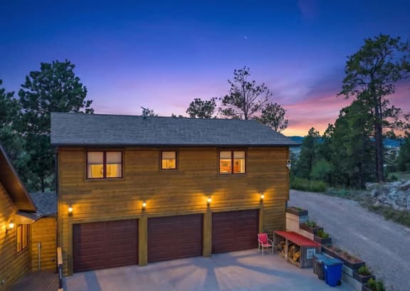 Treetop Guesthouse | Wilderness Feel In Rapid City